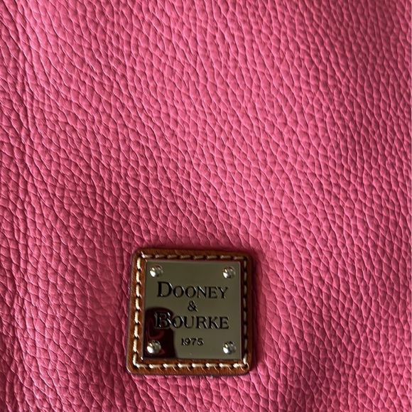 NWOT DONNEY AND BOURKE LEATHER PEBBLE PINK HOBO BAG - Picture 2 of 12